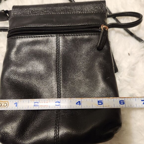 ili Soft Black Leather Purse With Tooled Design and Raw cut Rawhide Flap, Adjust - Picture 3 of 11